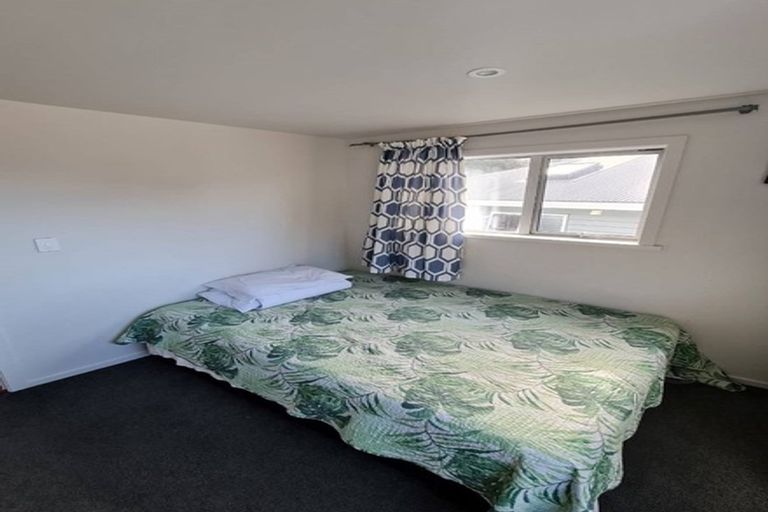 Photo of property in 18a Rarangi Way, Owhiro Bay, Wellington, 6023