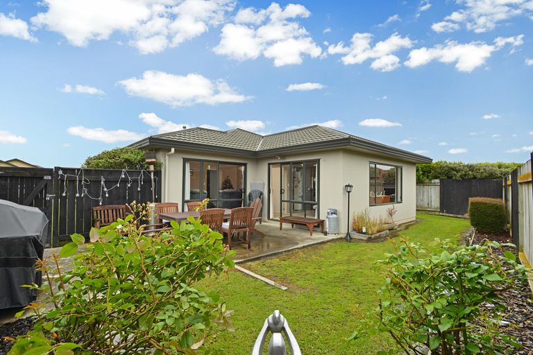 Photo of property in 28 Meridian Grove, Kelvin Grove, Palmerston North, 4414