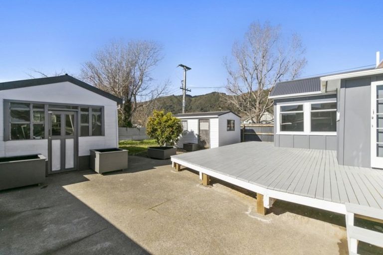 Photo of property in 79 Waddington Drive, Naenae, Lower Hutt, 5011