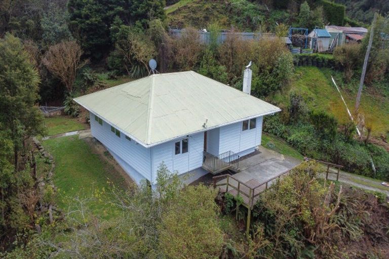 Photo of property in 11 Morepork Lane, Waipori Falls, Outram, 9073