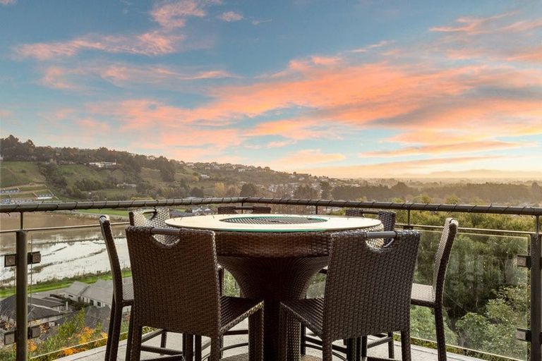 Photo of property in 24 Lucknow Place, Cashmere, Christchurch, 8022