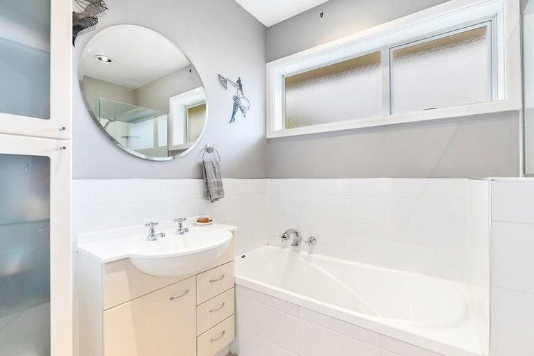 Photo of property in 6 Simeon Street, Somerfield, Christchurch, 8024