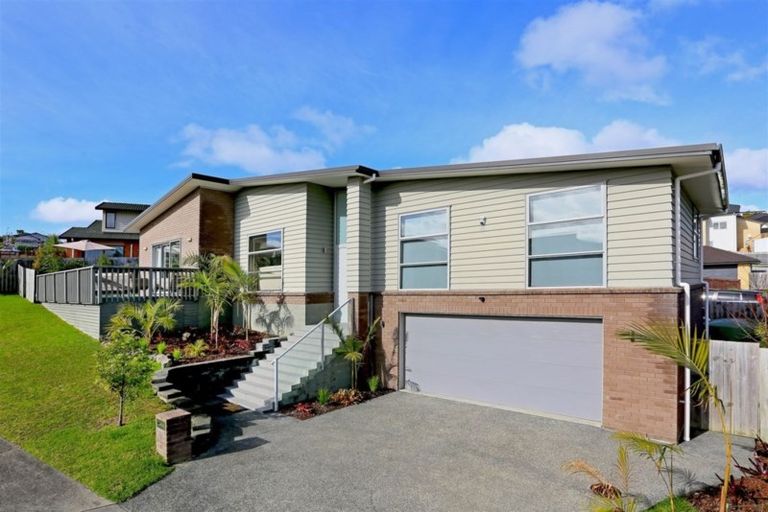 Photo of property in 15 Vino Cina Heights, Ranui, Auckland, 0612