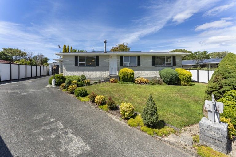 Photo of property in 8 Nevada Grove, Totara Park, Upper Hutt, 5018