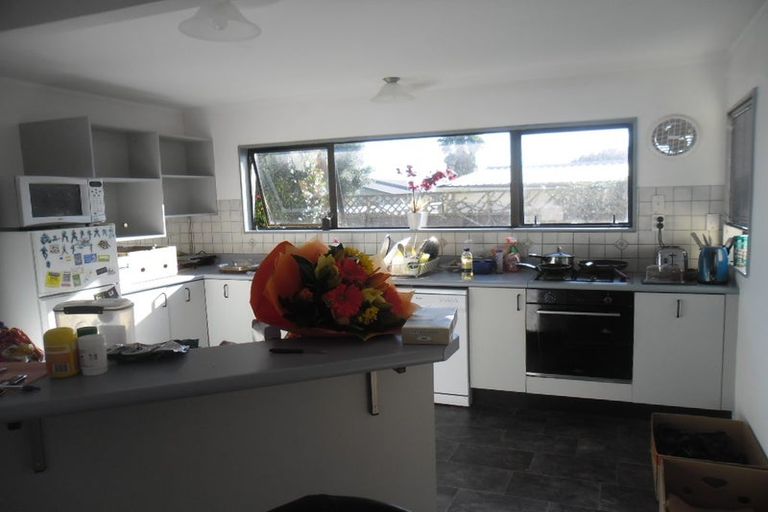 Photo of property in 7 Hurworth Grove, Waikanae, 5036