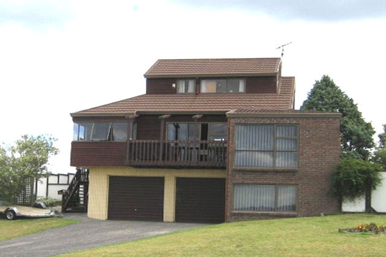 Photo of property in 150 West Harbour Drive, West Harbour, Auckland, 0618