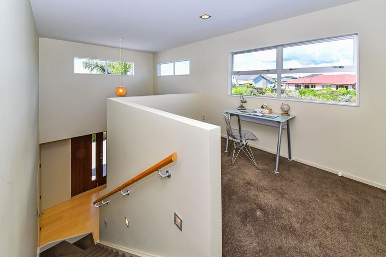 Photo of property in 16 Stranraer Crescent, Wattle Downs, Auckland, 2103