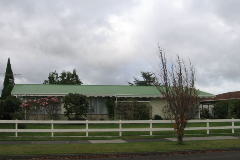 Photo of property in 39 Andrew Street, Waikanae, 5036