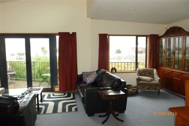 Photo of property in 22 Marina View, Paremata, Porirua, 5026
