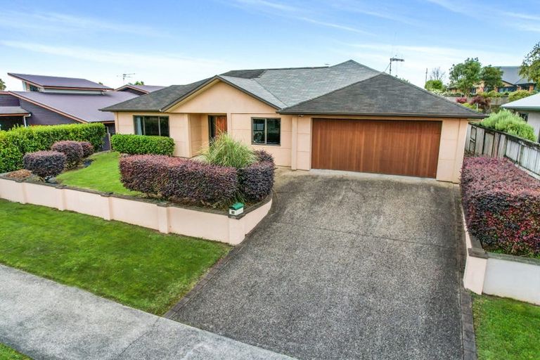 Photo of property in 73 Saint James Drive, Huntington, Hamilton, 3210