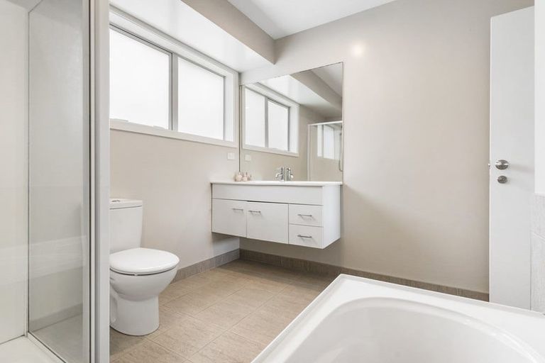 Photo of property in 3 Fendalton Place, Hatfields Beach, Orewa, 0931