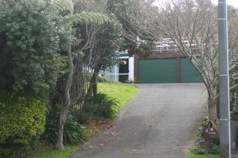 Photo of property in 9 Whitby Place, Westown, New Plymouth, 4310