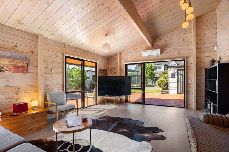 Photo of property in 83 Robinson Road, Whitianga, 3510