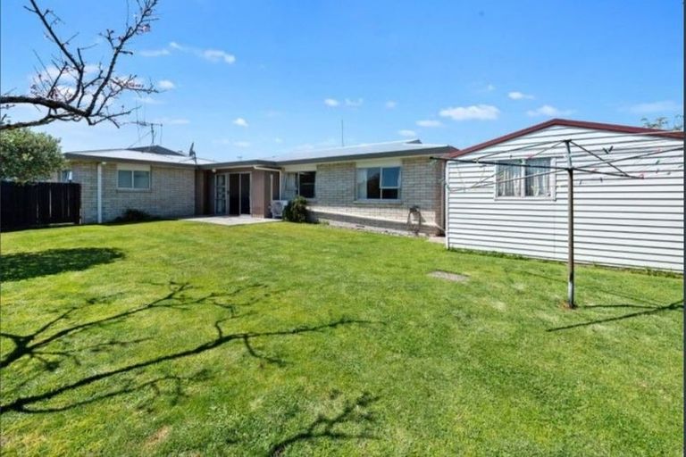 Photo of property in 2b Moorea Place, Mount Maunganui, 3116