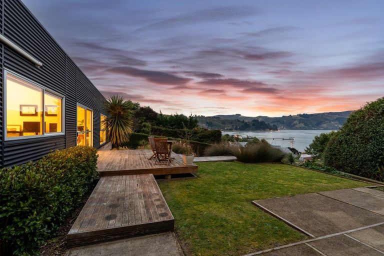 Photo of property in 35 Waikana Street, Broad Bay, Dunedin, 9014