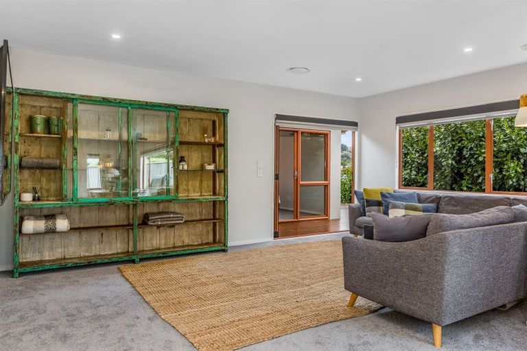 Photo of property in 2 Navigation Drive, Whitby, Porirua, 5024