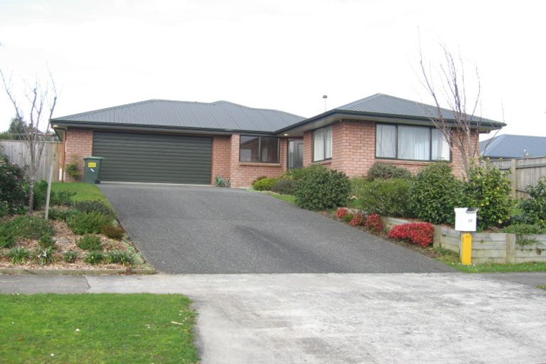 Photo of property in 25 Greenwood Place, Fitzherbert, Palmerston North, 4410