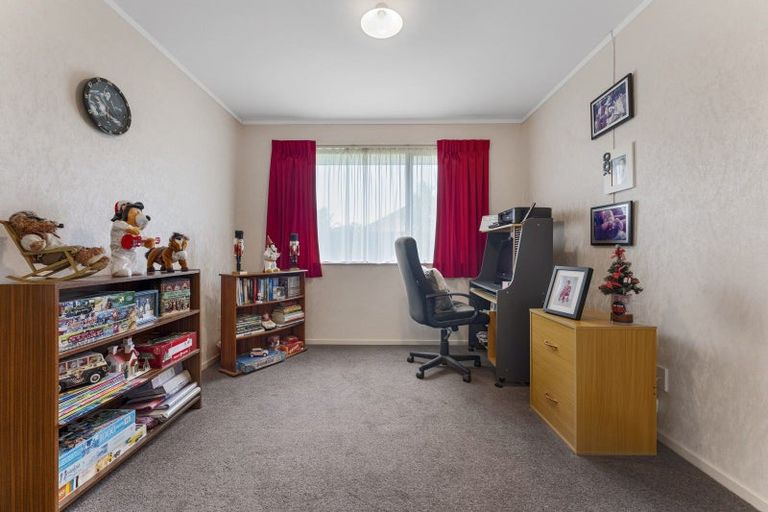 Photo of property in 47 Meridian Grove, Kelvin Grove, Palmerston North, 4414