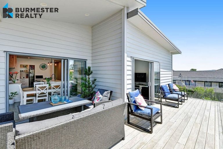 Photo of property in 10 St Julia Court, Helensville, 0800