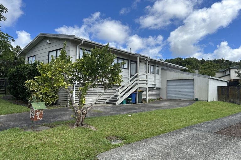 Photo of property in 72 West Harbour Drive, West Harbour, Auckland, 0618