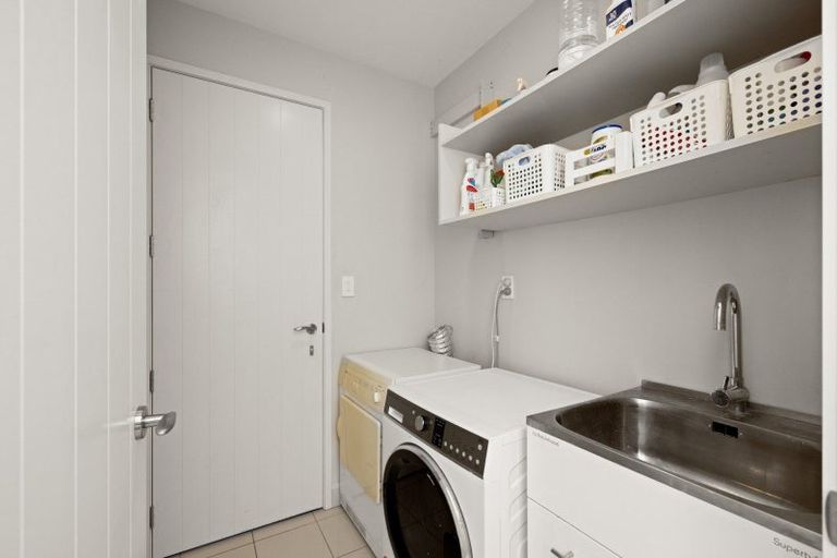 Photo of property in 7 Milford Place, Poraiti, Napier, 4112