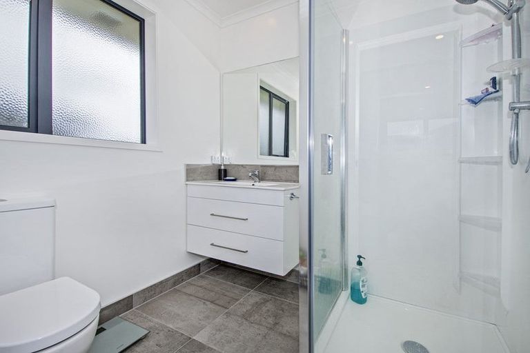 Photo of property in 31 Kitemaunga Avenue, One Tree Point, 0118