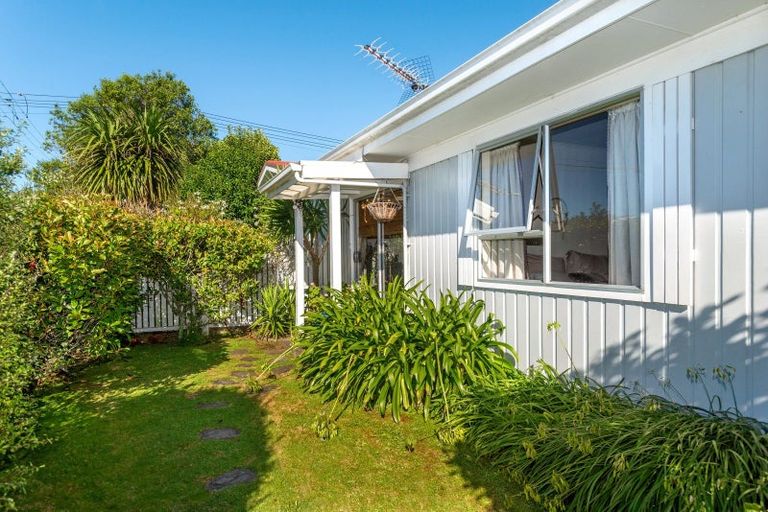 Photo of property in 100 Fox Street, Whataupoko, Gisborne, 4010