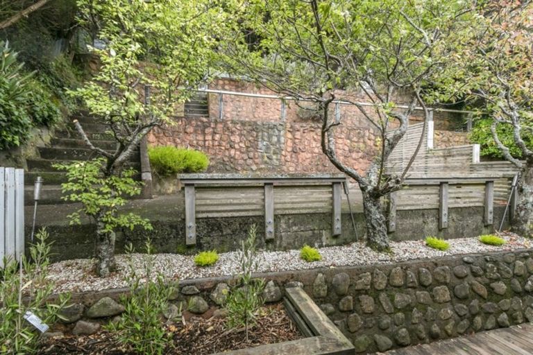 Photo of property in 121 Wainuiomata Road, Wainuiomata, Lower Hutt, 5014