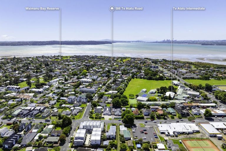 Photo of property in 586 Te Atatu Road, Te Atatu Peninsula, Auckland, 0610