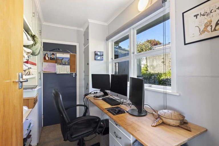 Photo of property in 52 Queens Road, Glen Avon, New Plymouth, 4312