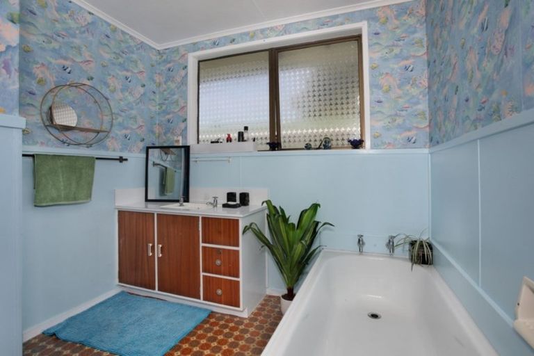 Photo of property in 17 Alexandra Street, Marton, 4710