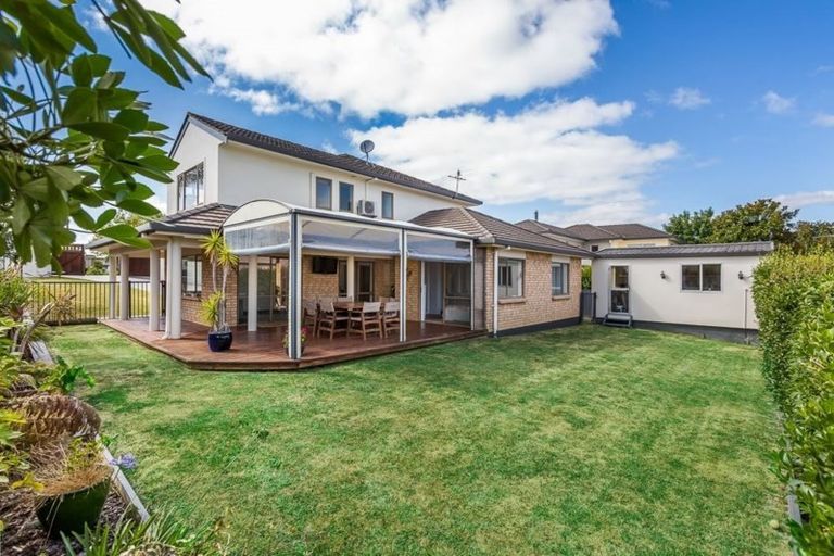 Photo of property in 13 Kahala Place, West Harbour, Auckland, 0618