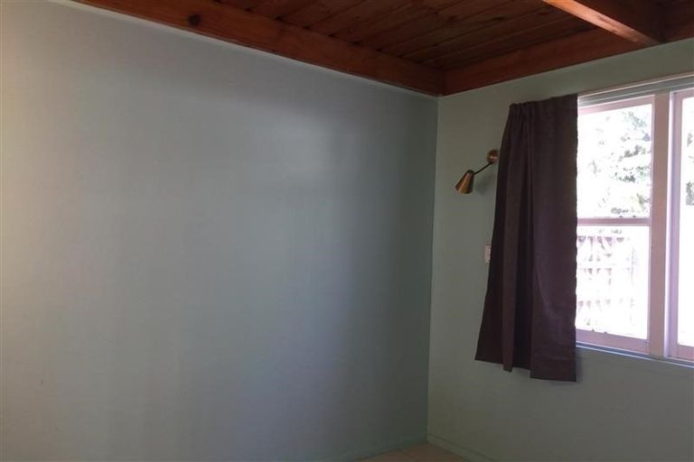 Photo of property in Acacia Flats, 1/205 Waikawa Road, Waikawa, Picton, 7220