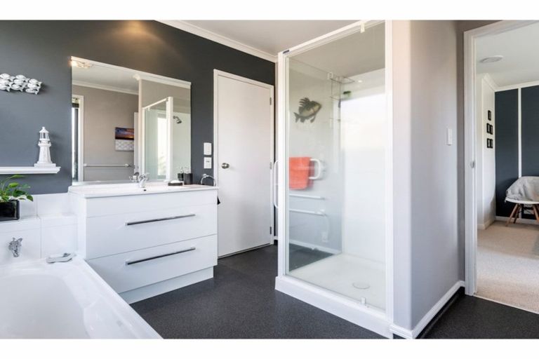 Photo of property in 82 Sterling Gate Drive, Bethlehem, Tauranga, 3110