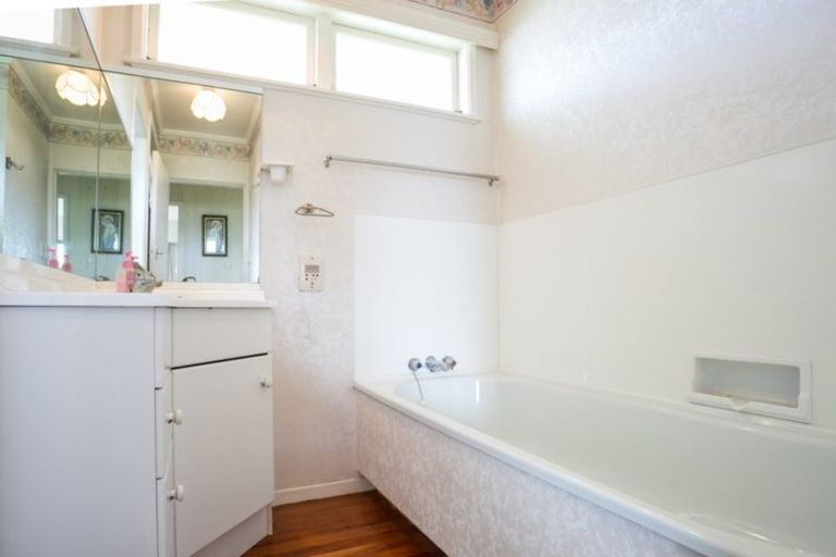 Photo of property in 8 Barnett Place, Pirimai, Napier, 4112