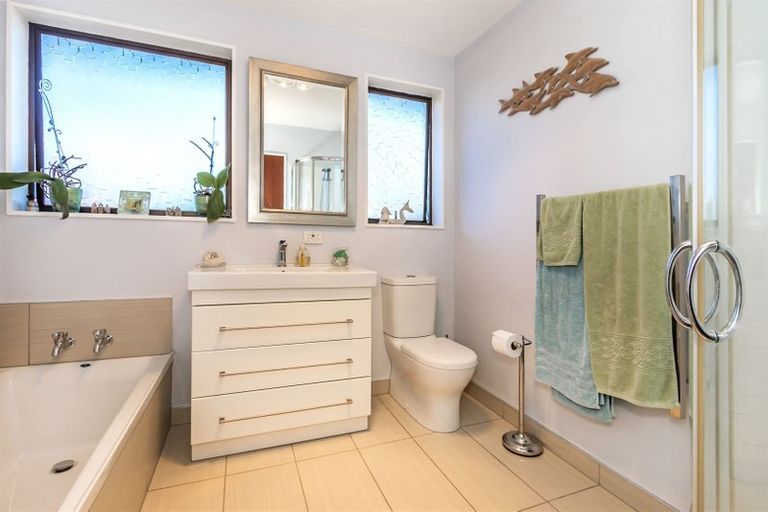 Photo of property in 2/135 Sawyers Arms Road, Northcote, Christchurch, 8052