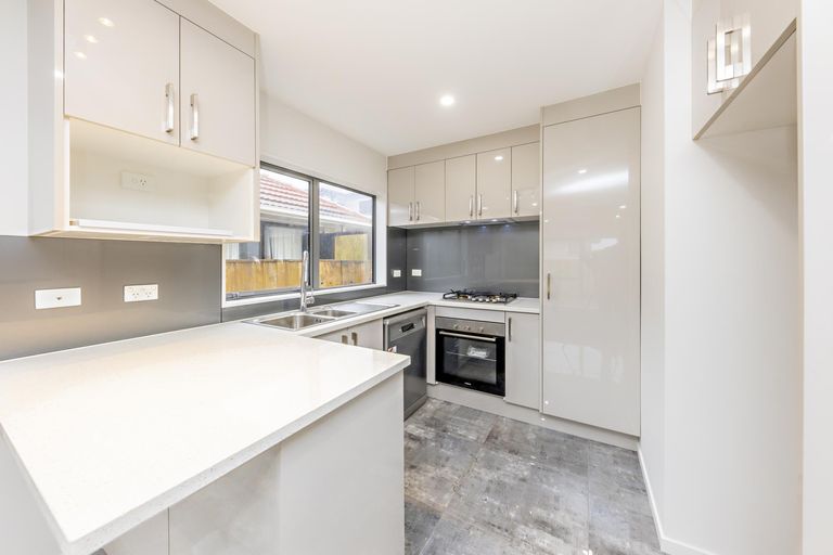 Photo of property in 28a Fernaig Street, Papakura, 2110