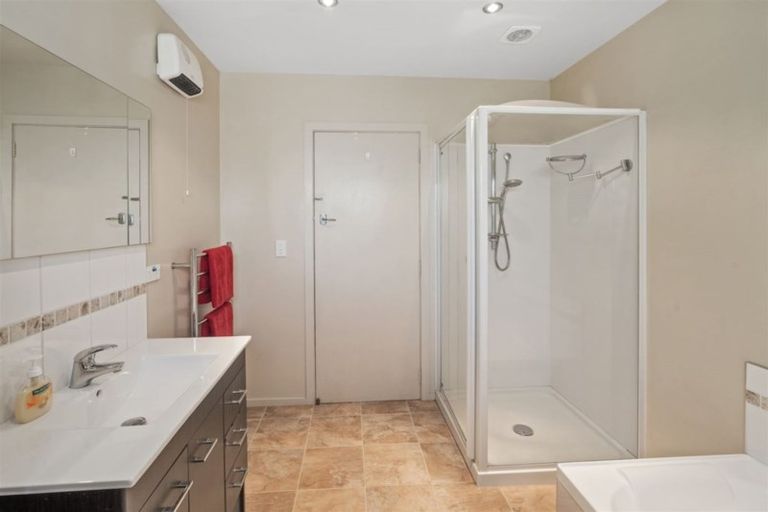 Photo of property in 12 Halliwell Avenue, Papanui, Christchurch, 8052