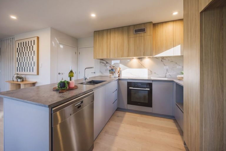Photo of property in 11 Kaaramuramu Lane, Mangere Bridge, Auckland, 2022