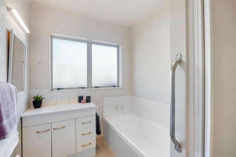 Photo of property in 30a Taylor Terrace, St Andrews, Hamilton, 3200