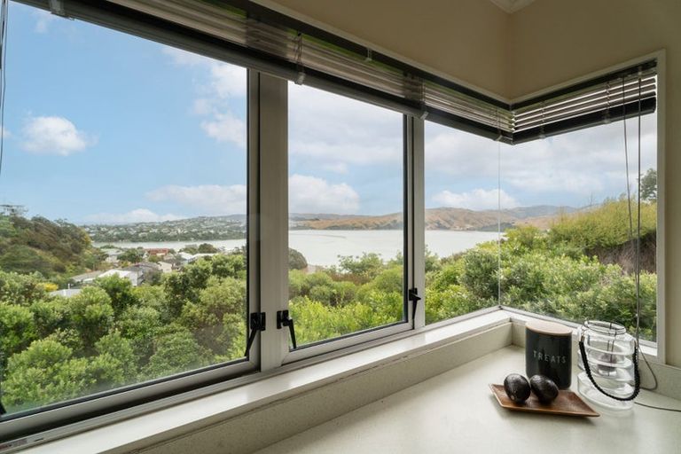 Photo of property in 4 Compass Way, Whitby, Porirua, 5024