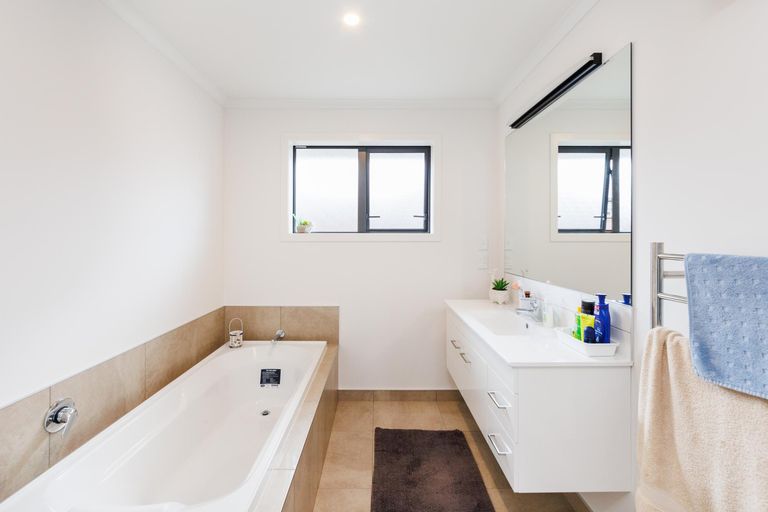 Photo of property in 7 Cyprus Place, Fitzherbert, Palmerston North, 4410