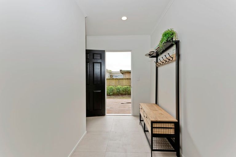 Photo of property in 51 Cambridge Road, Riverhead, 0820