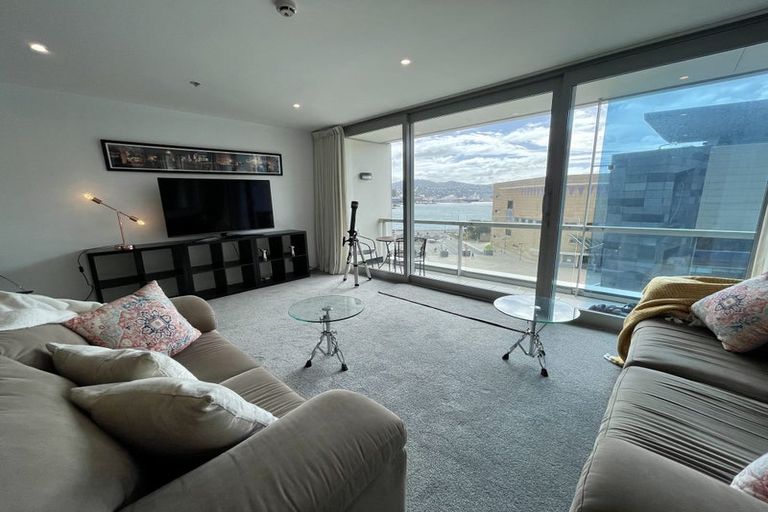 Photo of property in Portal Apartments, 6a/42 Cable Street, Te Aro, Wellington, 6011