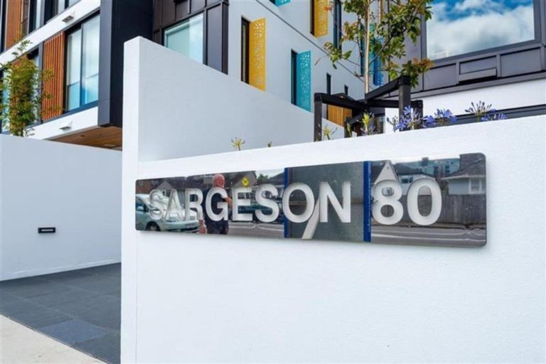 Photo of property in Frank Sargeson Apts, 302/80 Anzac Street, Takapuna, Auckland, 0622