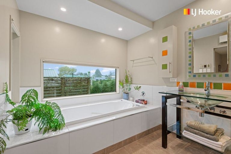 Photo of property in 19 Skerries Street, Outram, 9019