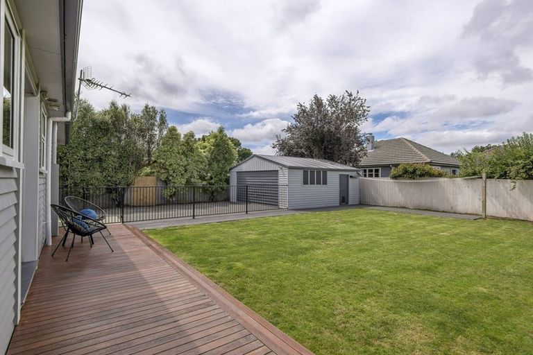 Photo of property in 35 Aorangi Road, Bryndwr, Christchurch, 8053