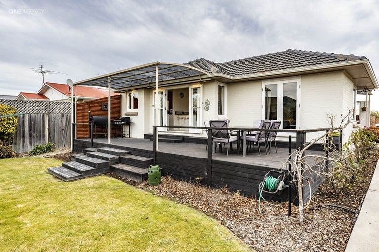 Photo of property in 262 Main North Road, Redwood, Christchurch, 8051
