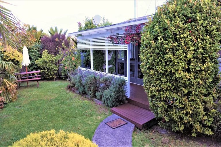 Photo of property in 34 Killarney Avenue, Torbay, Auckland, 0630