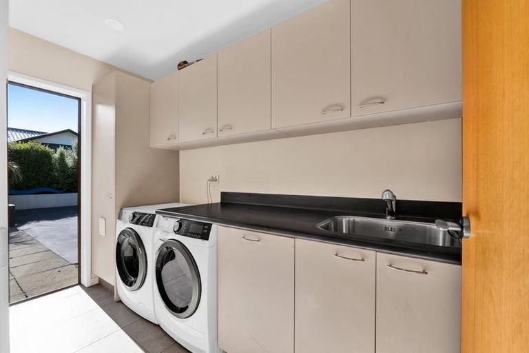 Photo of property in 5-7 Adam Lile Drive, Highlands Park, New Plymouth, 4312